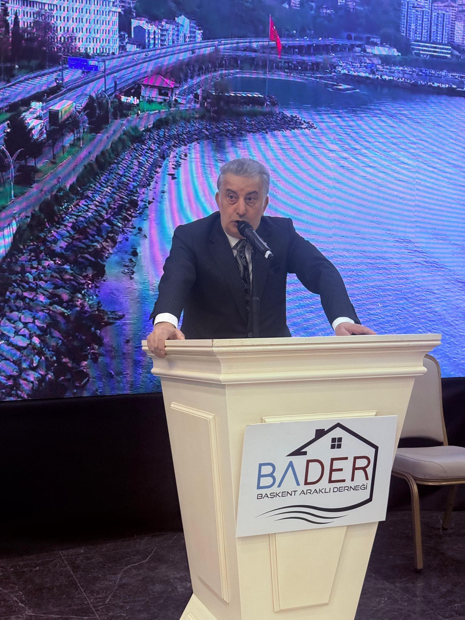 D331Ae3E 89B8 4980 8350 B15Cce1580Cd