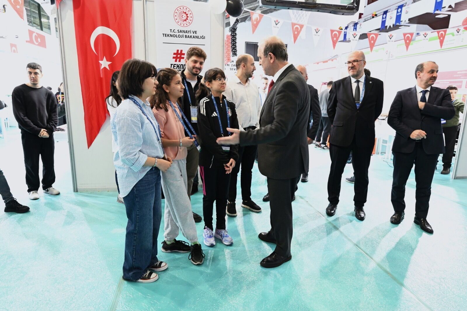 D8475605 8E7A 41Ac B15C 1E23Aee3954C