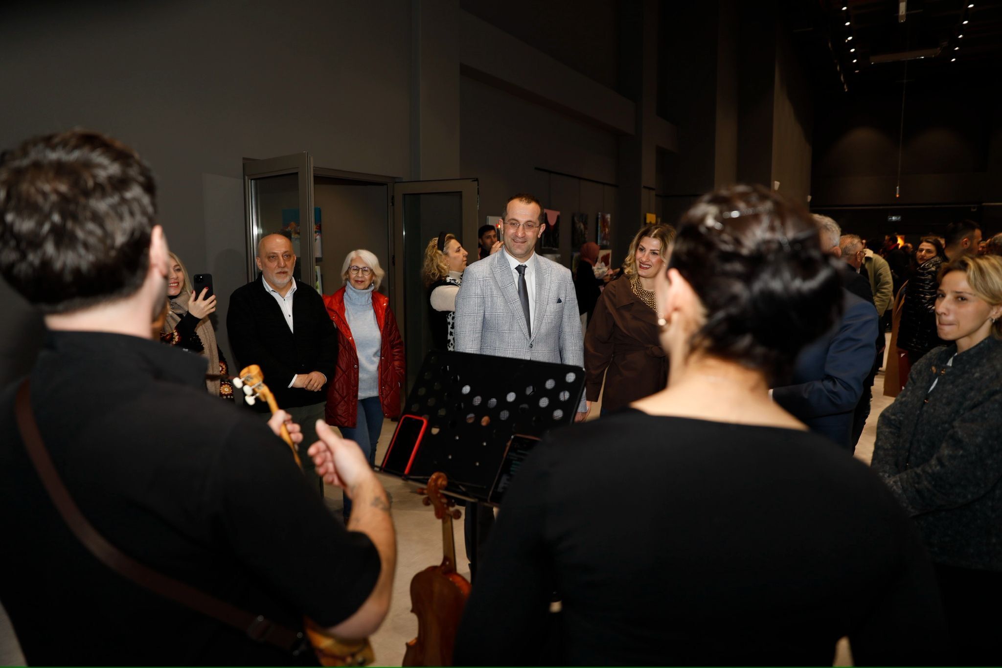 Dc83Cdb2 382B 40A5 9F34 B3Bd4A809Ec1