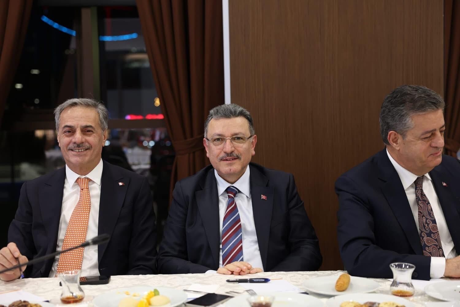 Eb3C85C2 B63E 40Cc A293 46Fc35D78513