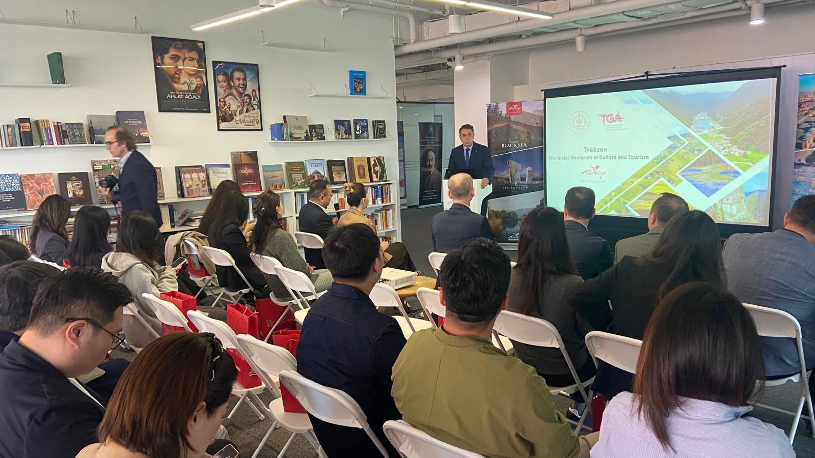 0B775Ab6 5Ae7 4B47 8905 032D2De427F2