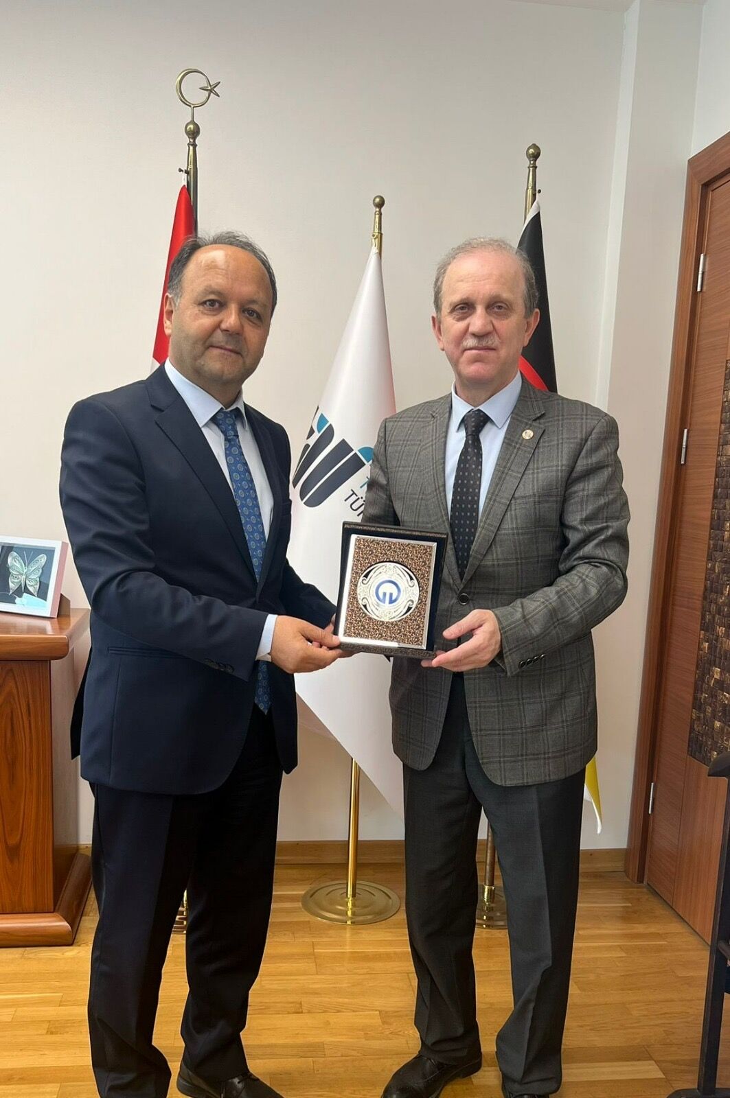 0C85Ea69 64B7 412B 8Eb0 E1188A8046C4