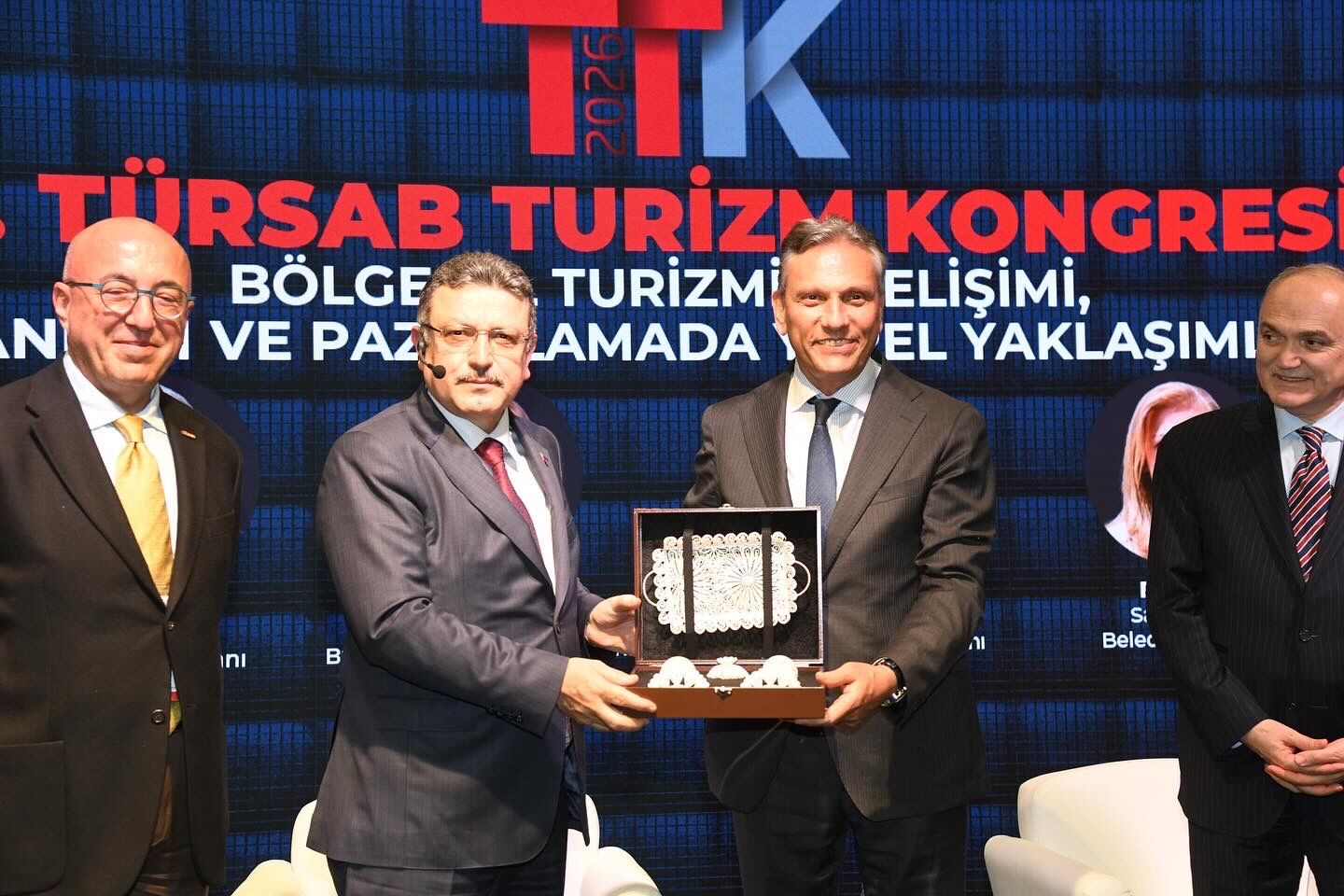 12 E A6 E95 217 E 4 D11 9899 F F79 C C0 D C768