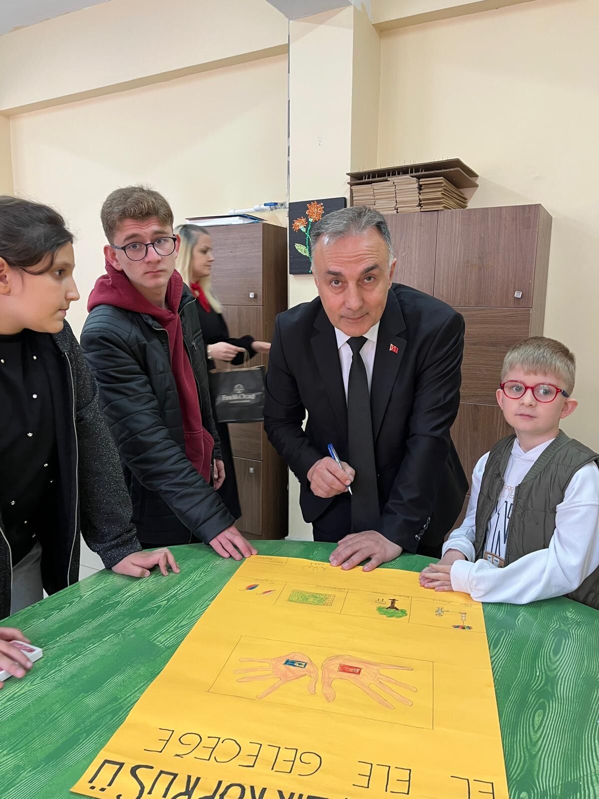 18F85B3E 1Df4 42B7 805B Cabeac94F133