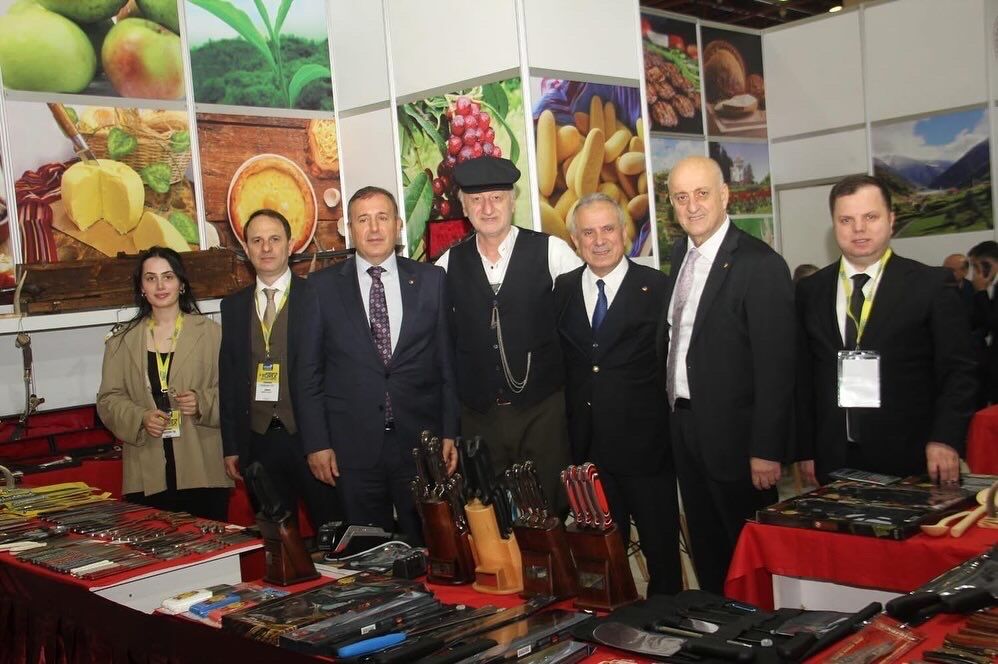 220 B7607 54 C F 4 B47 8 F A3 2 E94 D F0 B C C13