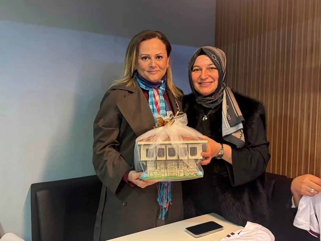 4 E F0 C C9 D 9 F19 4 D D0 B F46 A587 B A490410