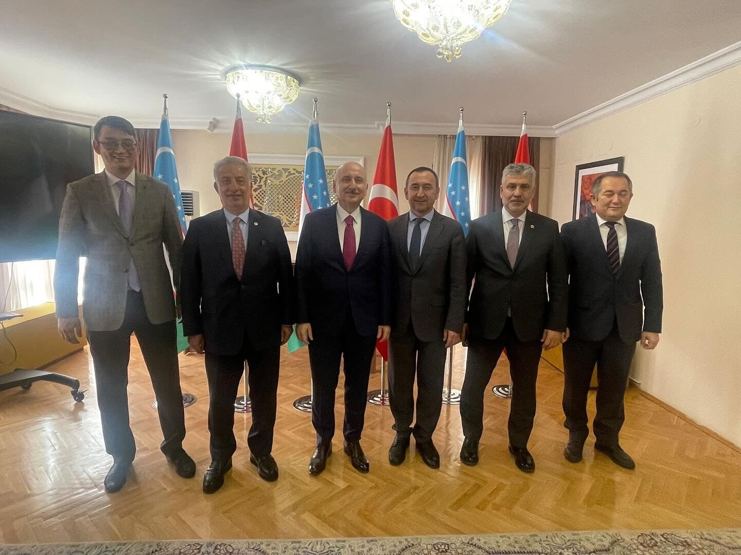 4251 F D3 B F330 47 D7 A308 D D5 B C552 F74 A-1