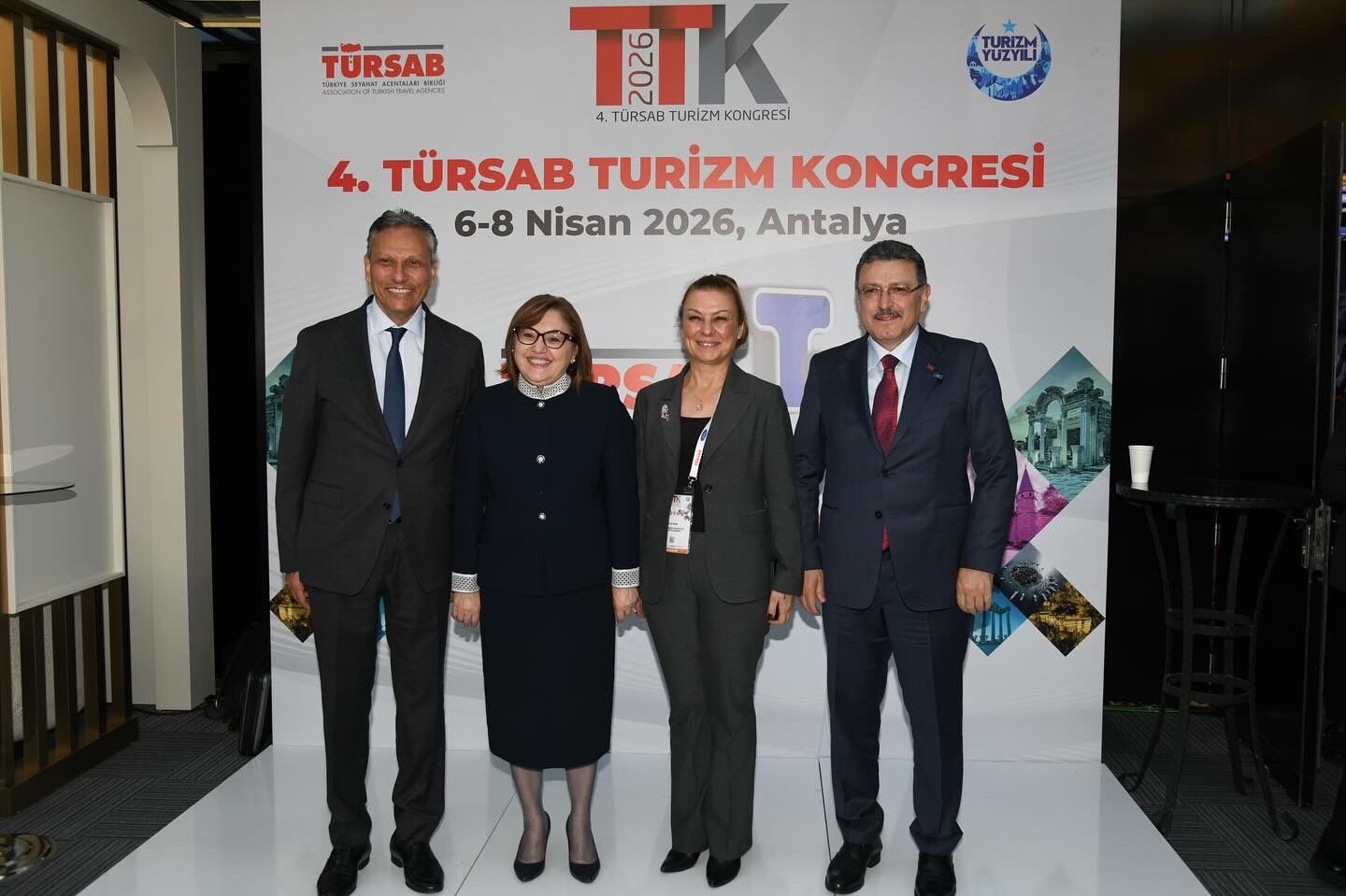 4924 E E59 5487 477 F B927 7 D3719 D E C485