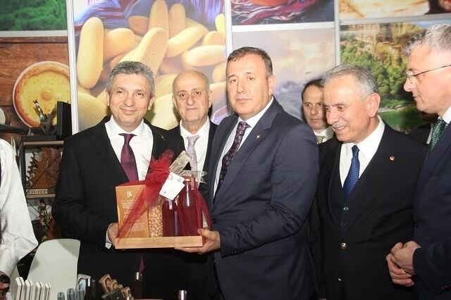 512280 F D B20 D 4633 B C5 F A B56575 F418