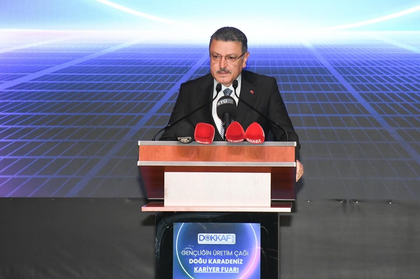 56 E E B42 A 28 C D 45 D0 B41 A 92402 C083 B28