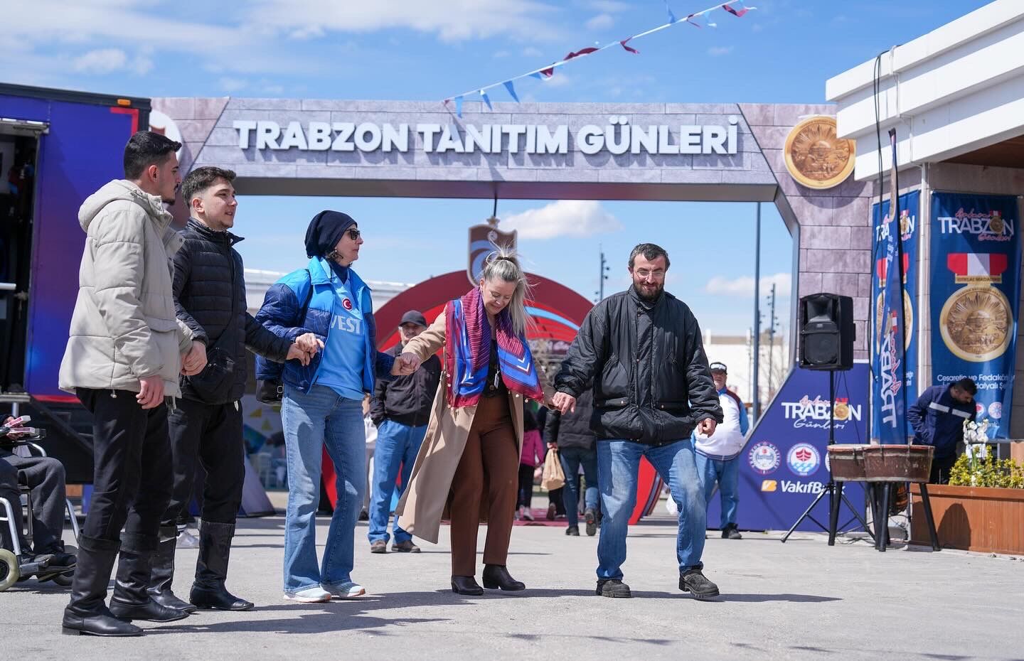 6 E4 B D A D2 F E09 45 B0 8 D B C 4 C43 B03 E714 F