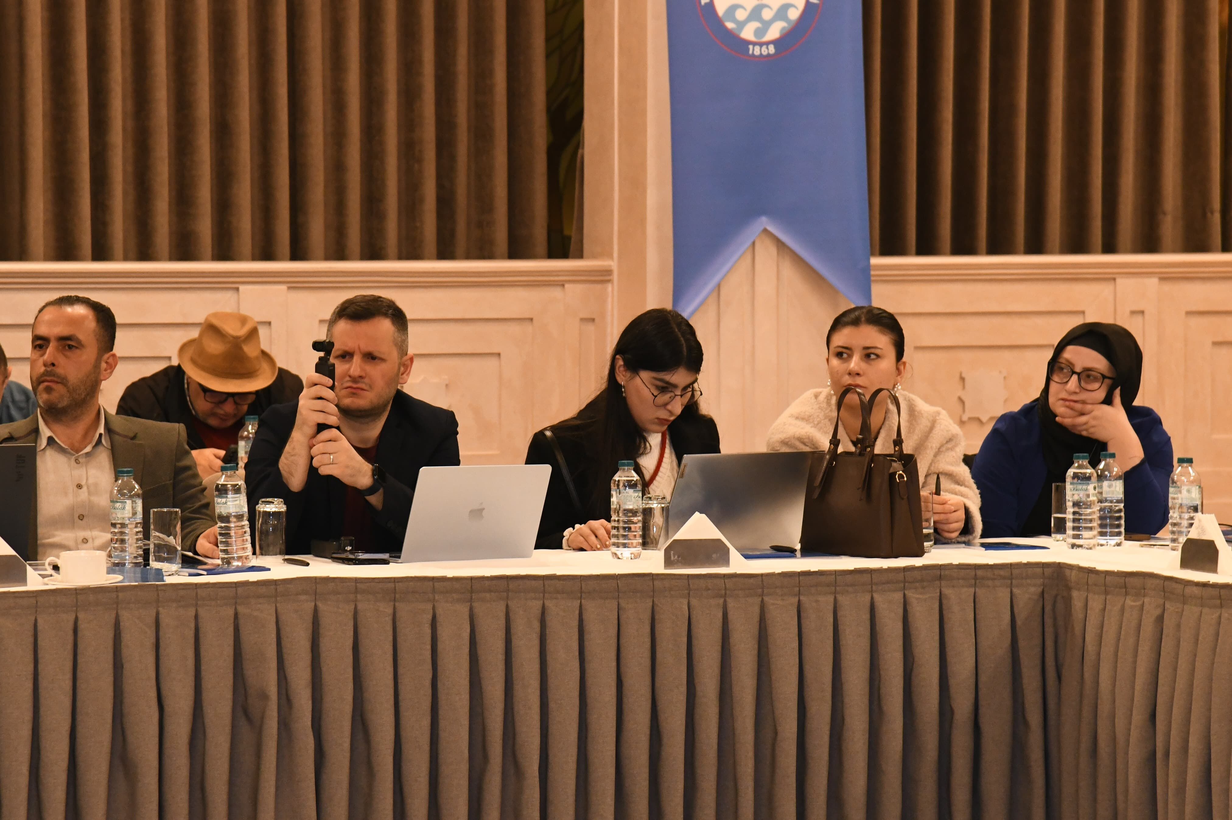 6B089252 5Aec 4Dbf B0B4 72Fdbf580442