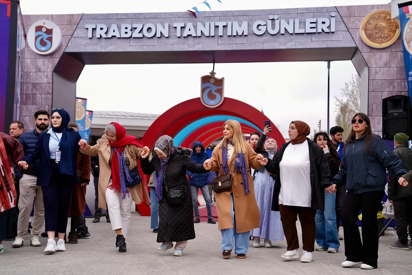 75 A C0 D17 8991 47 E B 868 F D7938359 B2 D7