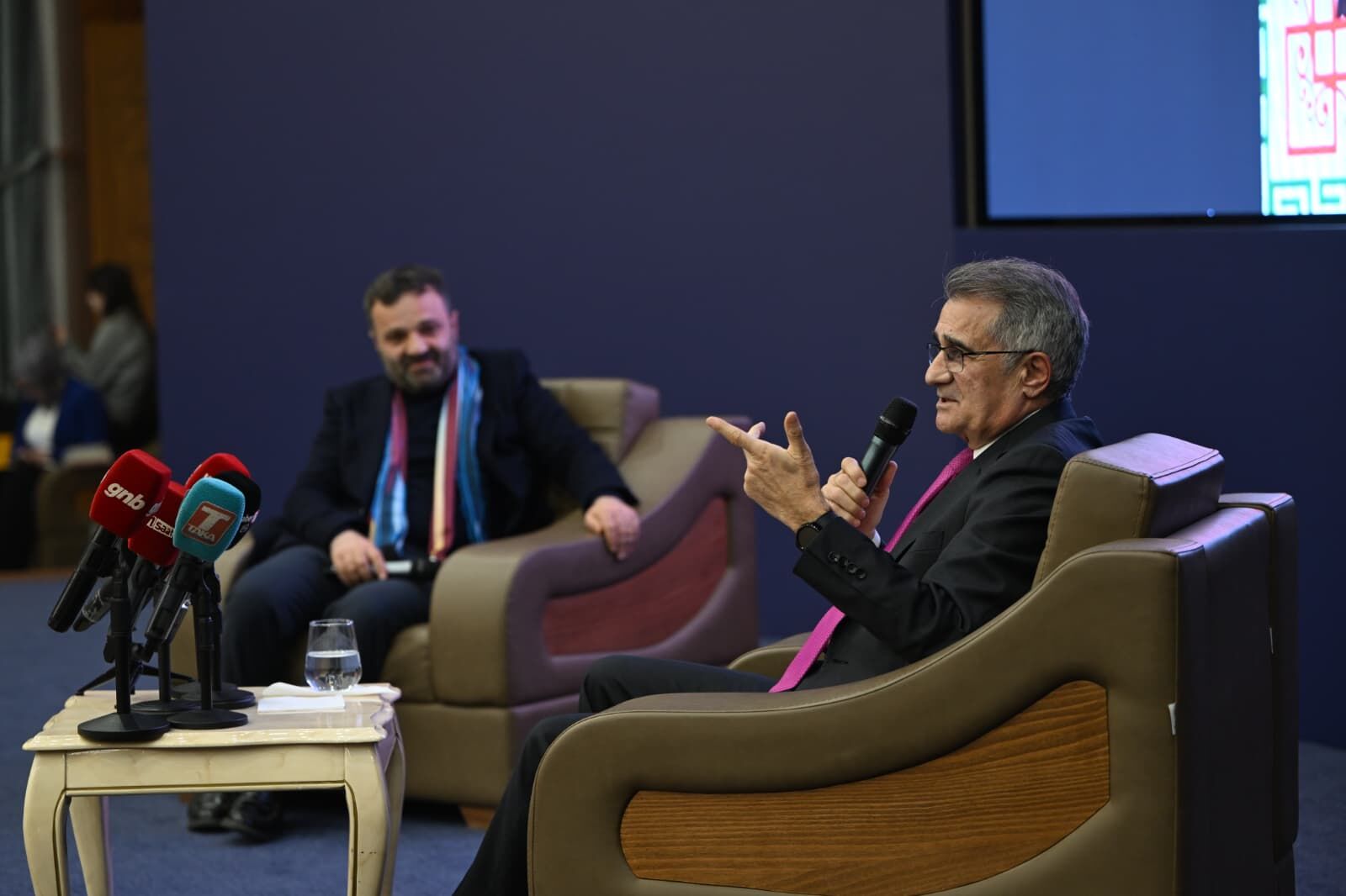 76Be8467 7907 41B1 B97A Ecfdfc68A3C4