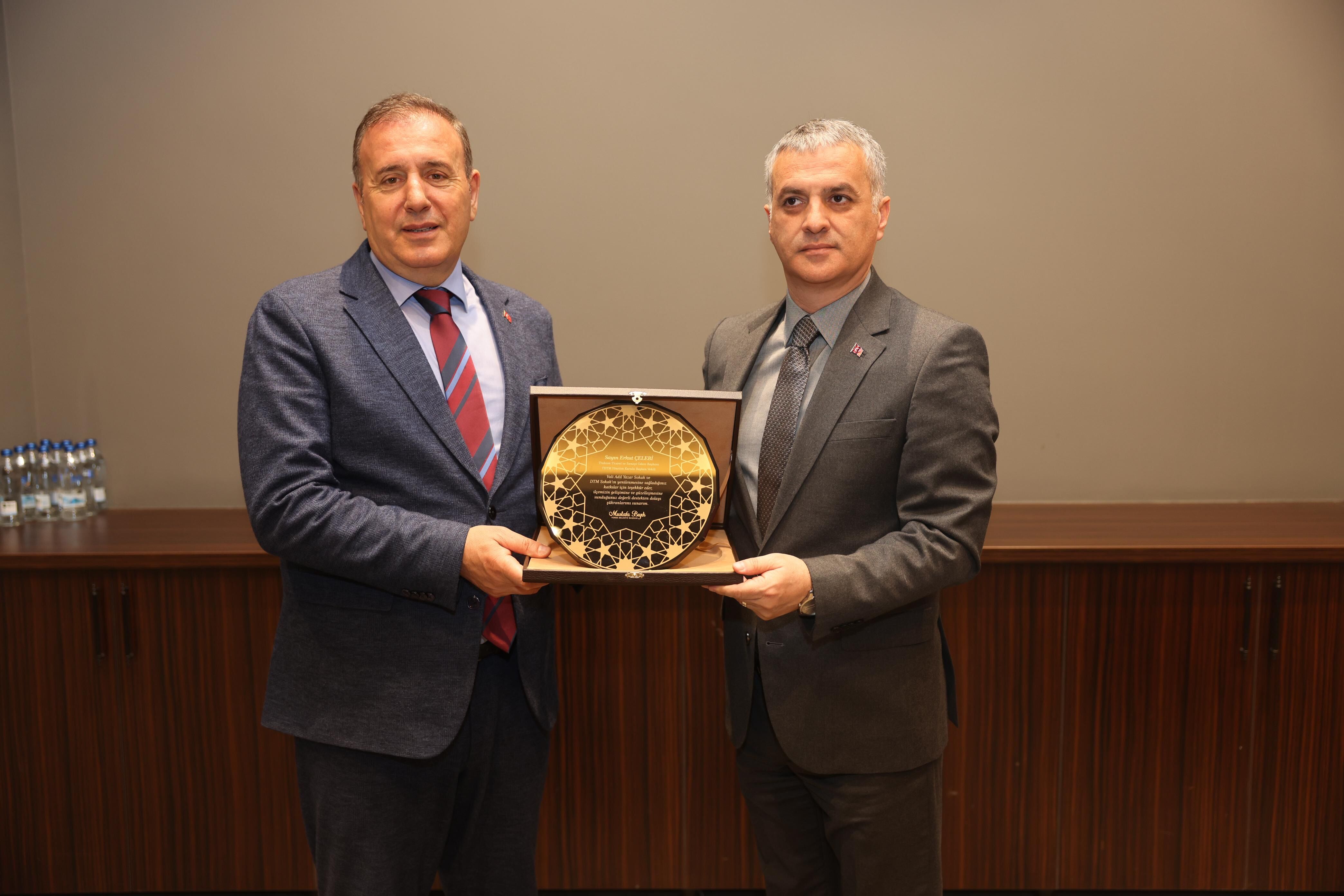 7Ddf90B6 0A9C 447A Aaad 4D71Ce6Ab9F5