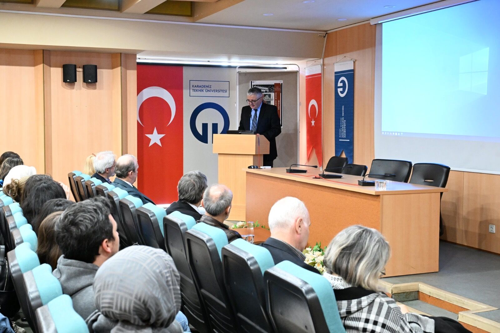 8A01F422 D281 4F7E A941 0912A5Dc9B62