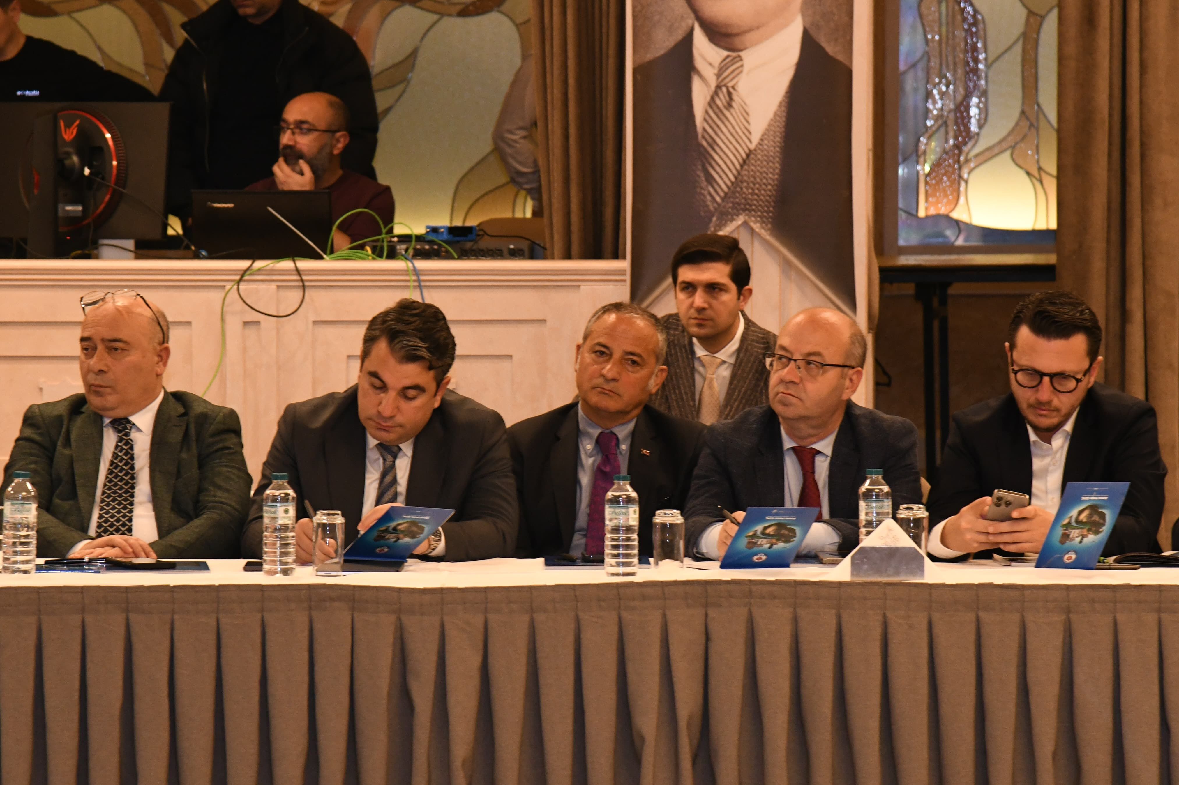 8F12B316 42D1 4D36 9517 7643900D2926