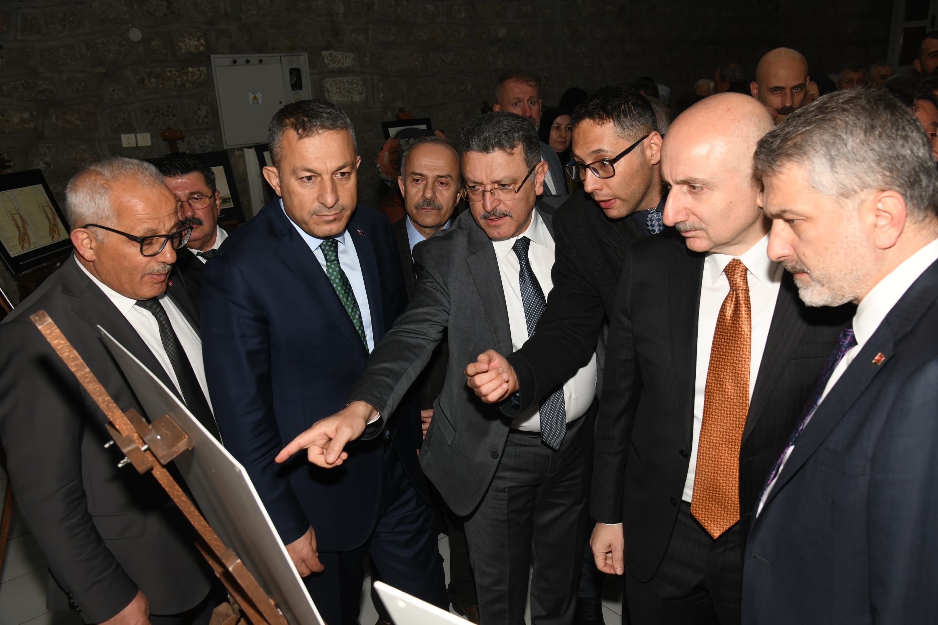 Aa0B7903 Adbe 4345 B561 Bbf25Ce5Ef15