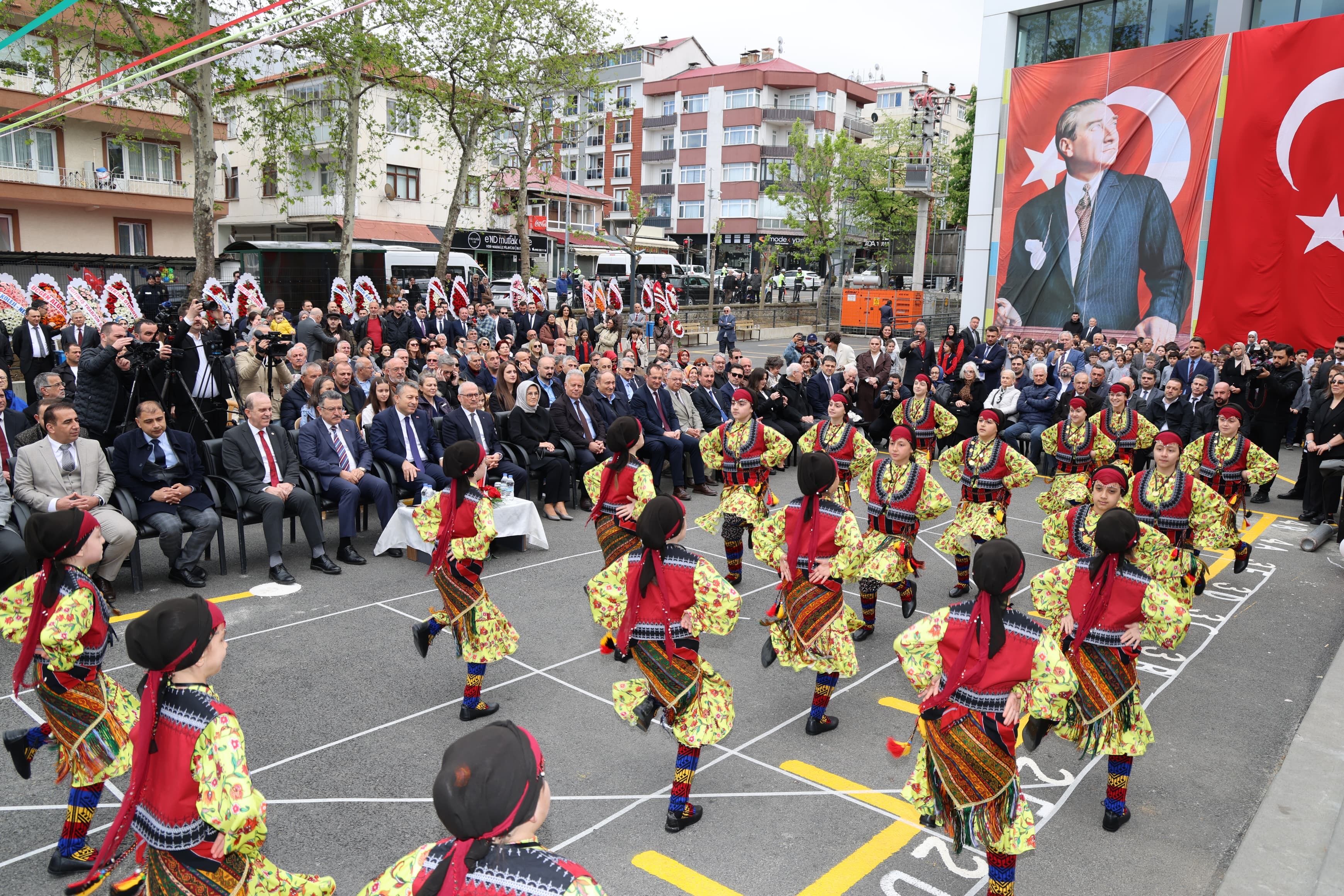 Bb05576C F94F 4763 99C3 328153203Bdc