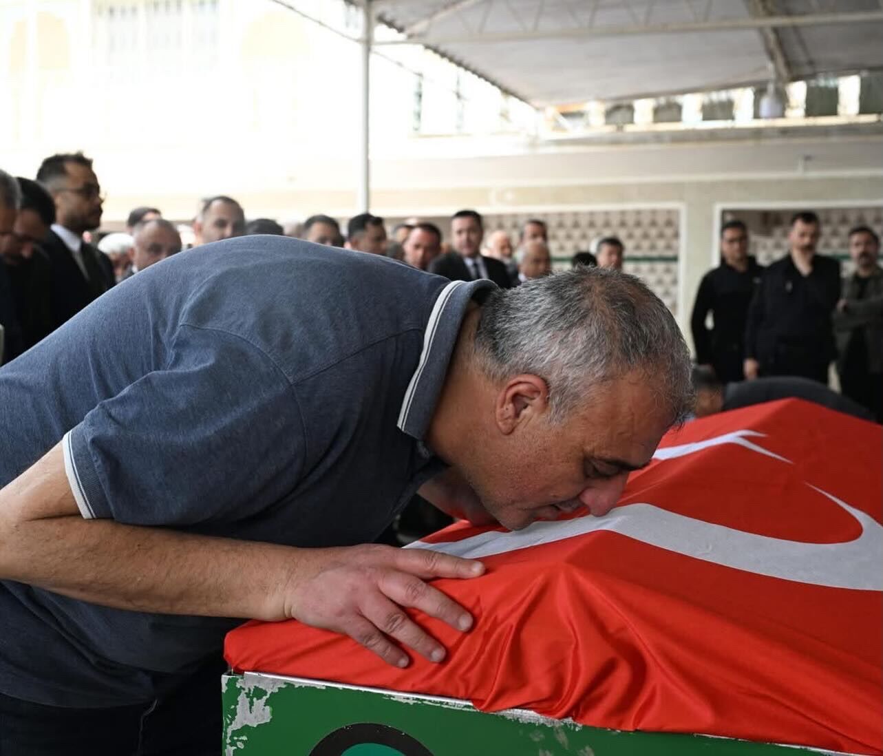 C C A D00 B F A37 4 E F4 810 E 9 C6 B C47357 E1