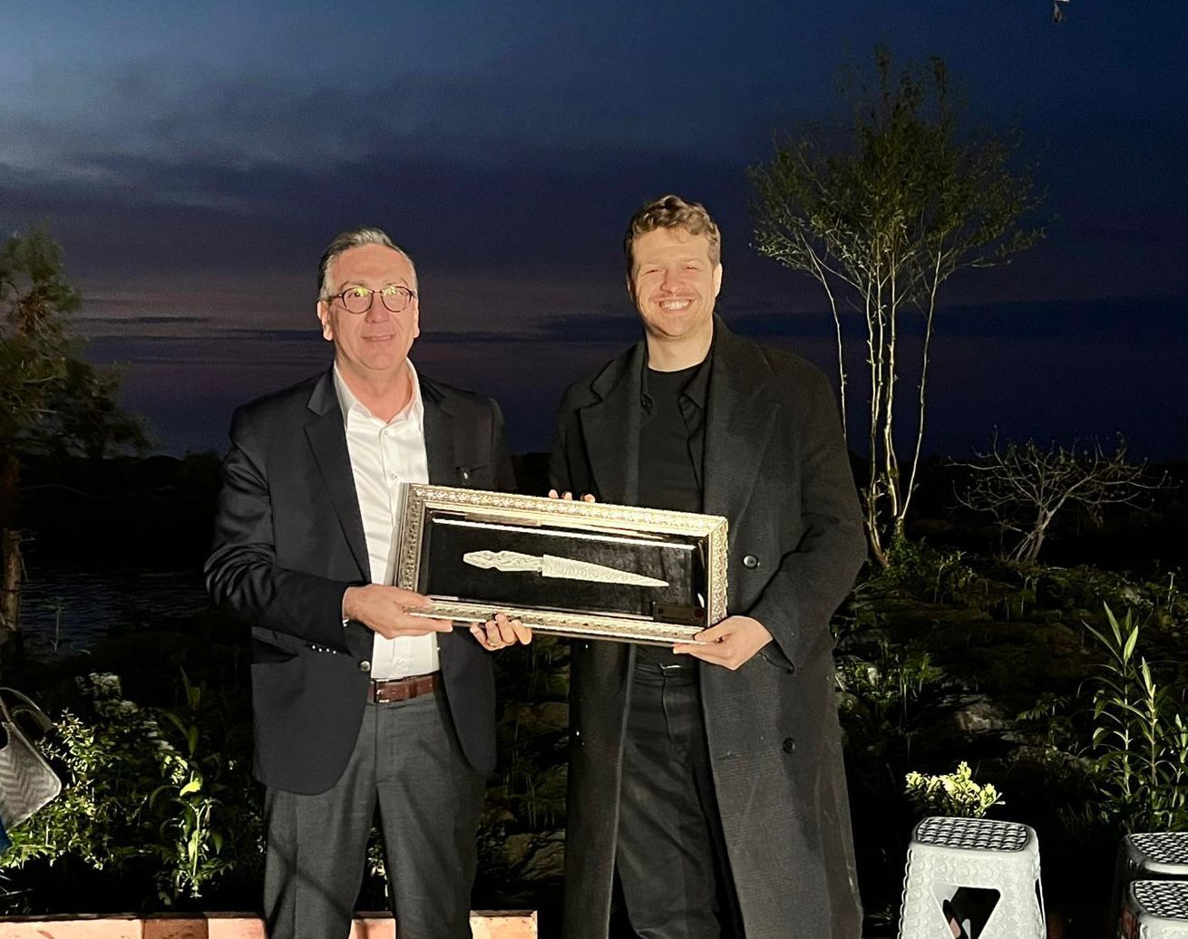 C0413B58 6105 4A16 9030 3785Ebafd63F