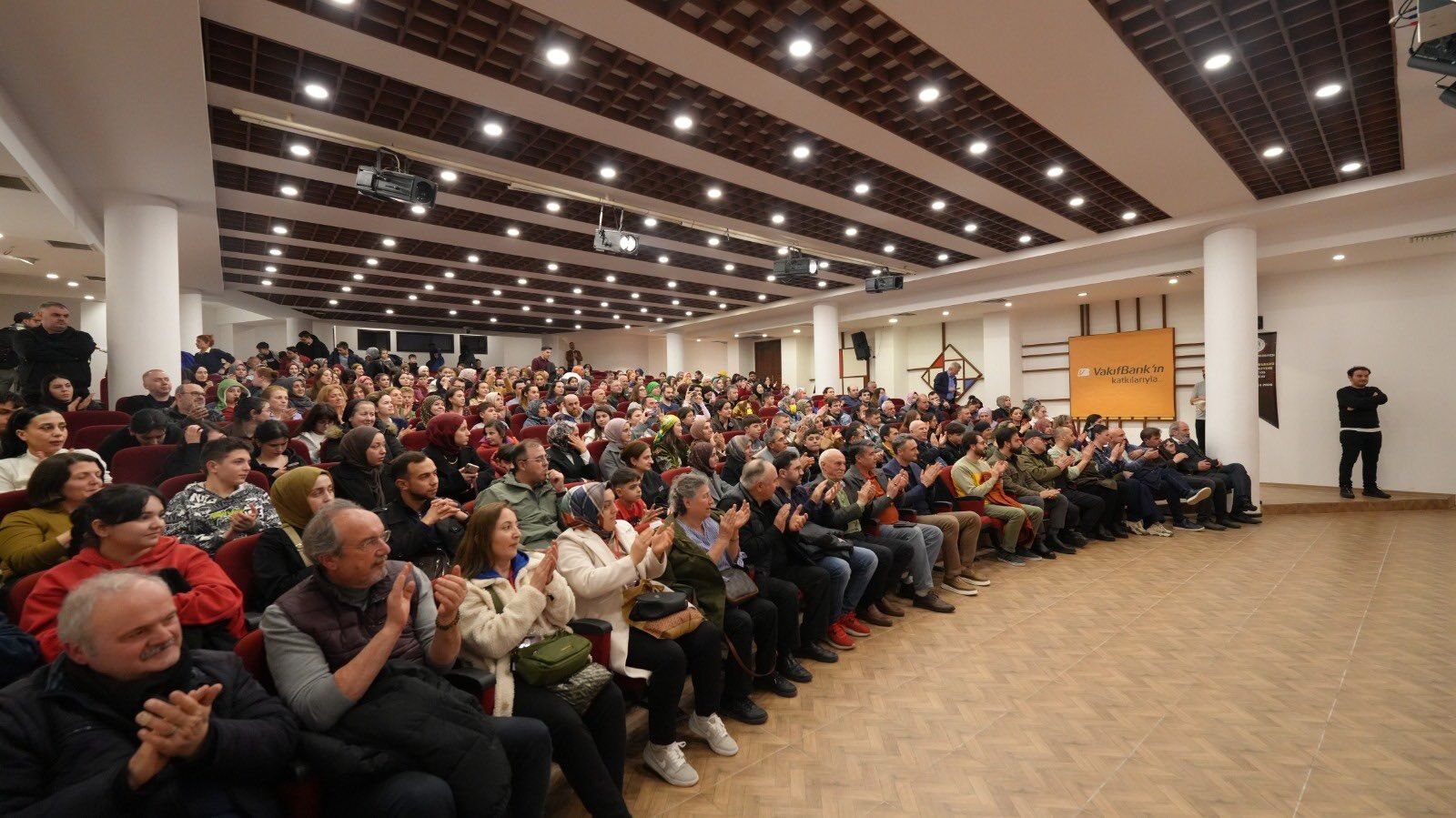 C1Ac955F 78B9 49Df B703 F1E4Eac83A45