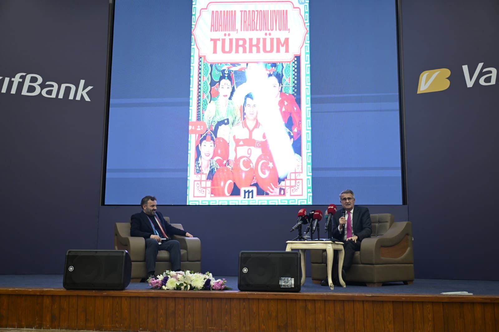 D751F690 27A2 4Dc8 8Ec4 3D1107F6816B