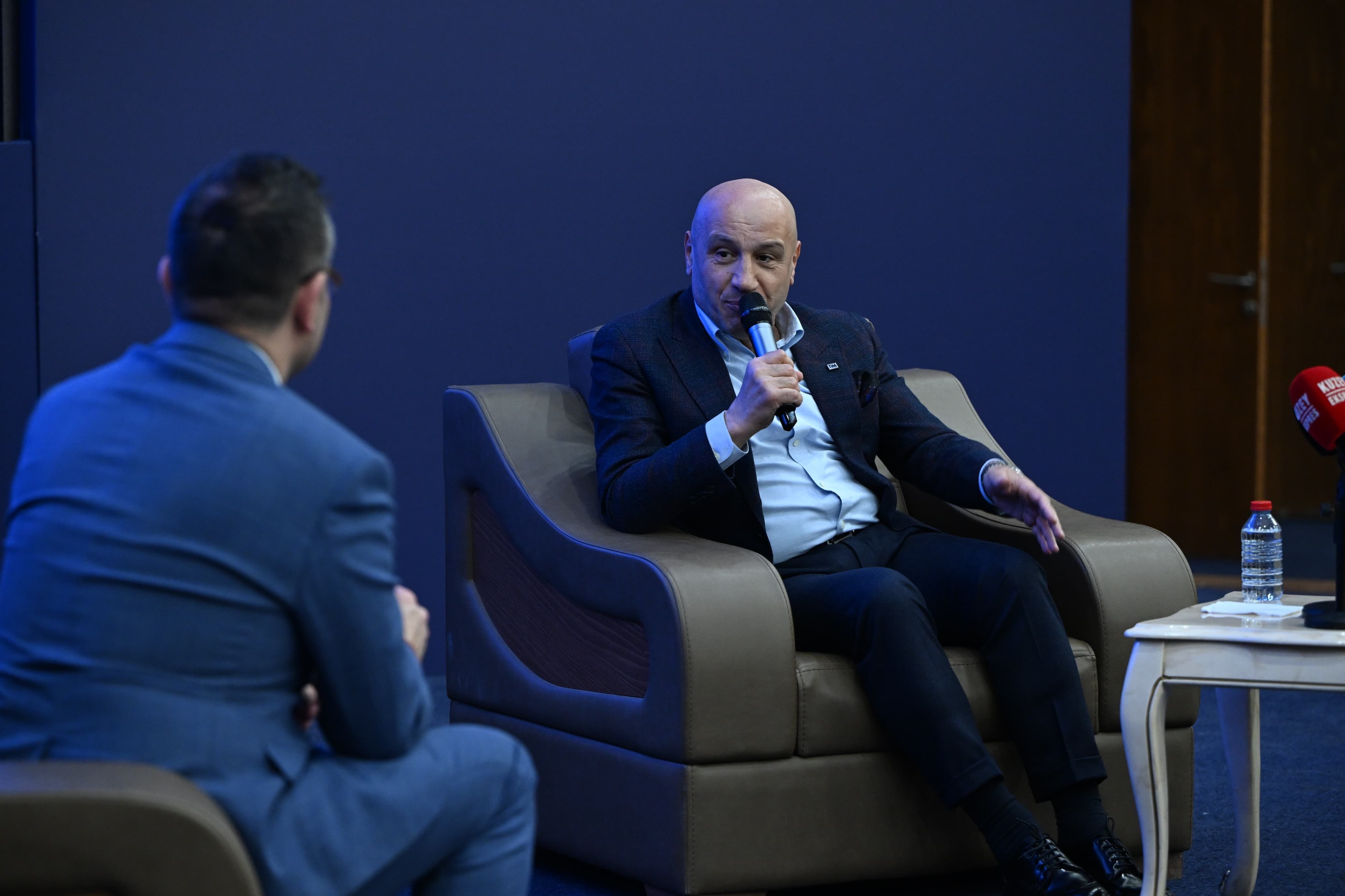 E279765E 3D30 45Bc 8C32 44Bb83Ee6189