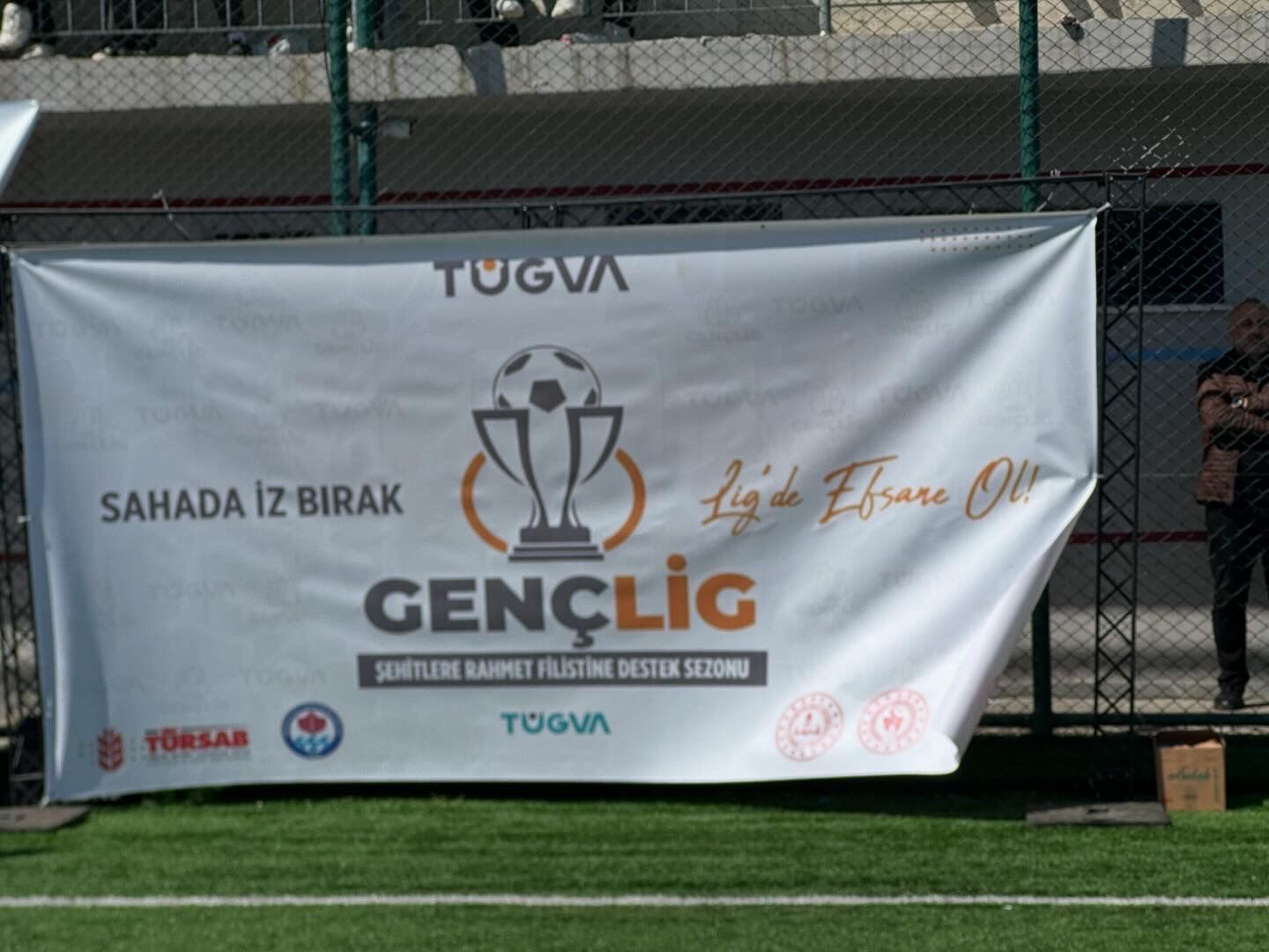 F57 B C F A F 35 E E 4752 91 E B 46970153 F4 F0