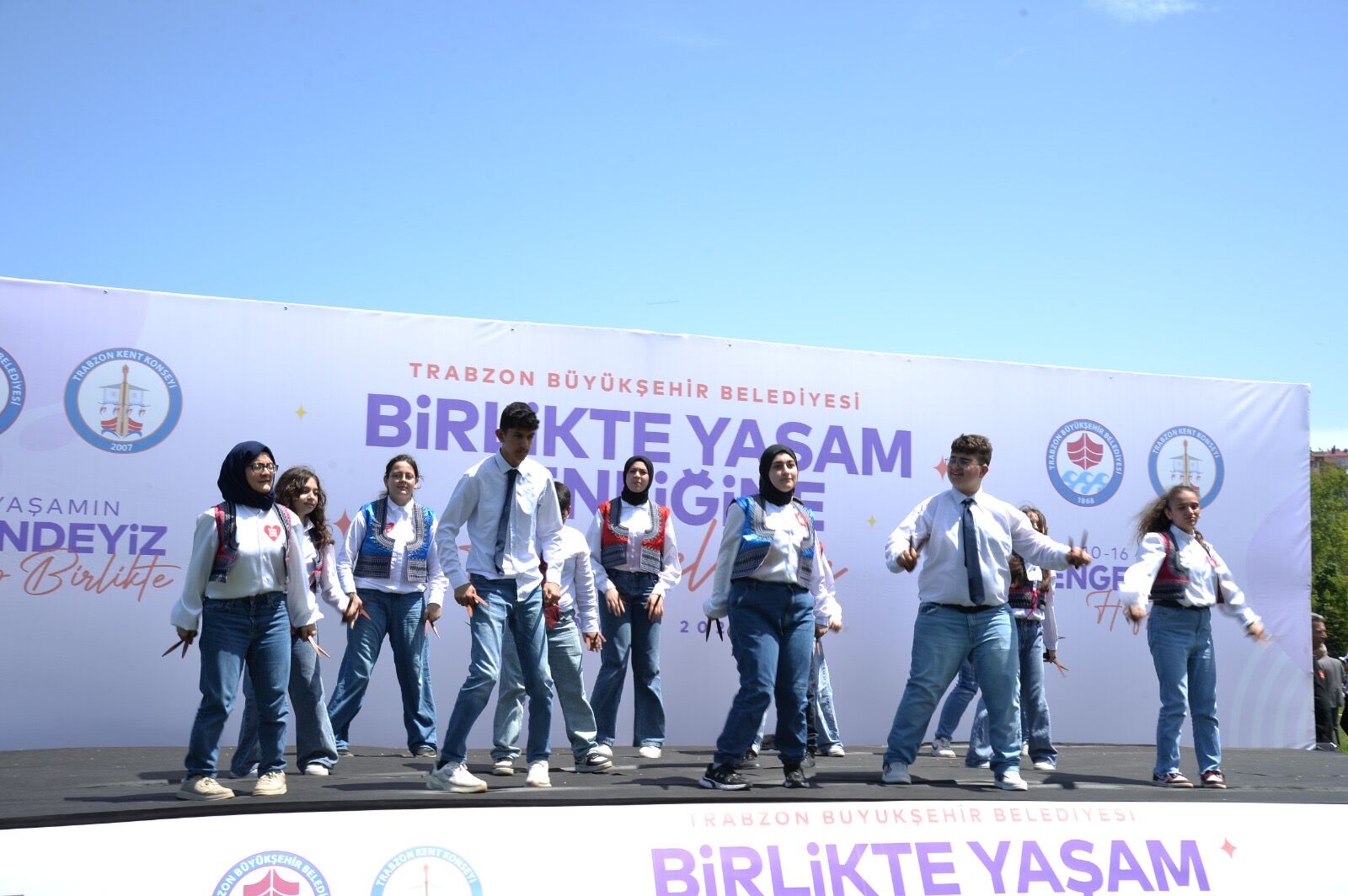 Ff233C01 39B5 41D3 9Be9 3131D9Ff905A