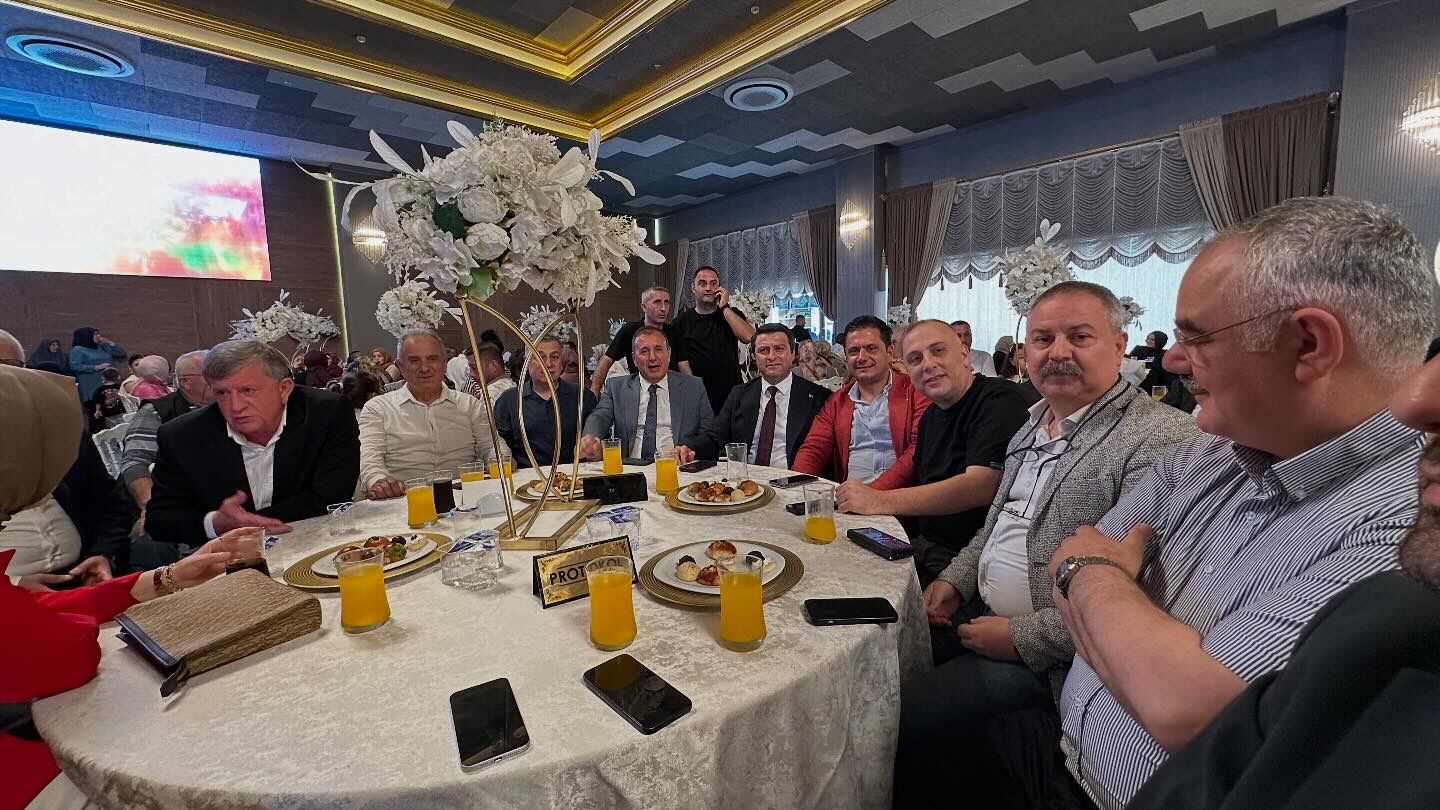 D F755781 4581 4 B D F 956 A 40204 E098817