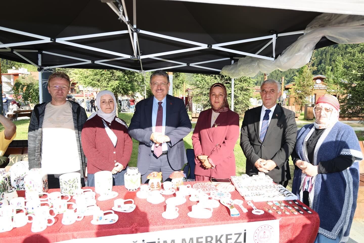 5329074 C 82 B A 4 B E E 844 E B68 C6091087 F