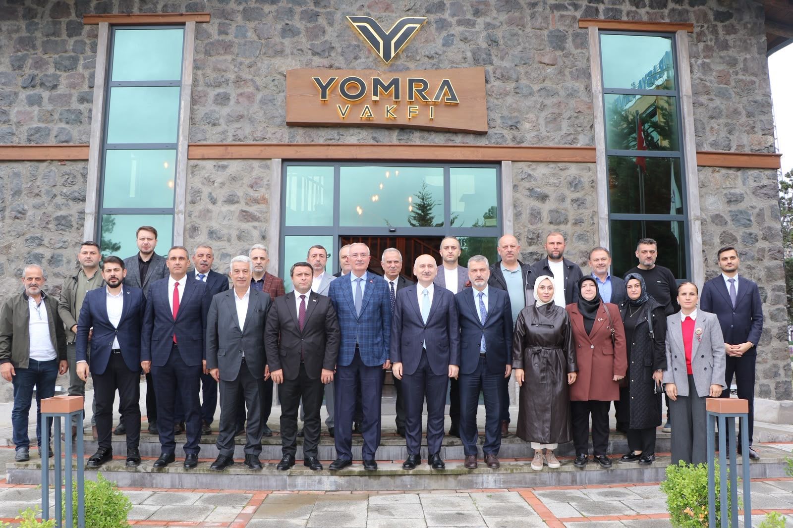 AK PARTİ YOMRA’YA ÇIKARMA YAPTI